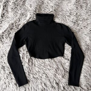 L'ecole des Femmes Cropped Turtle Neck